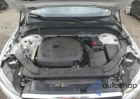 2020 Volvo Xc60 T5 Momentum z USA, uszkodzony, nr VIN YV4102DK3L1423582